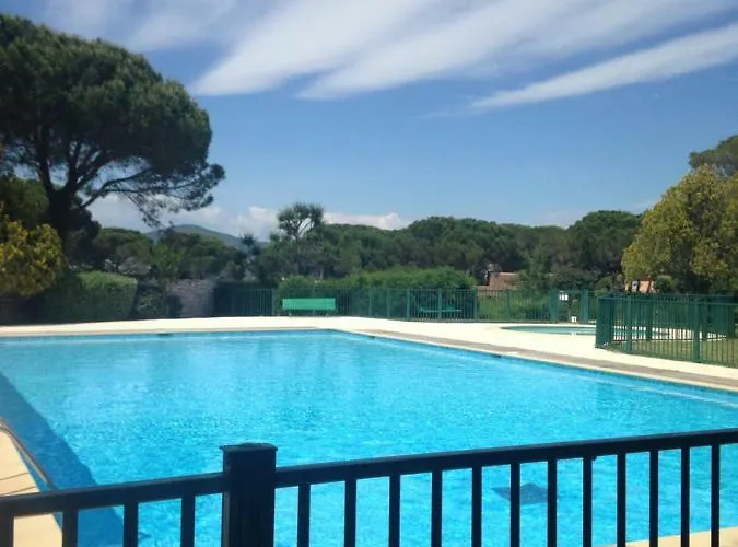 Proche Sttropez Piscine Et Tennis